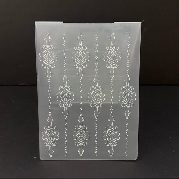 Couture Creations 4” x 6” embossing folder - LILLIPUTANA CURTAIN - Picture 6 of 7